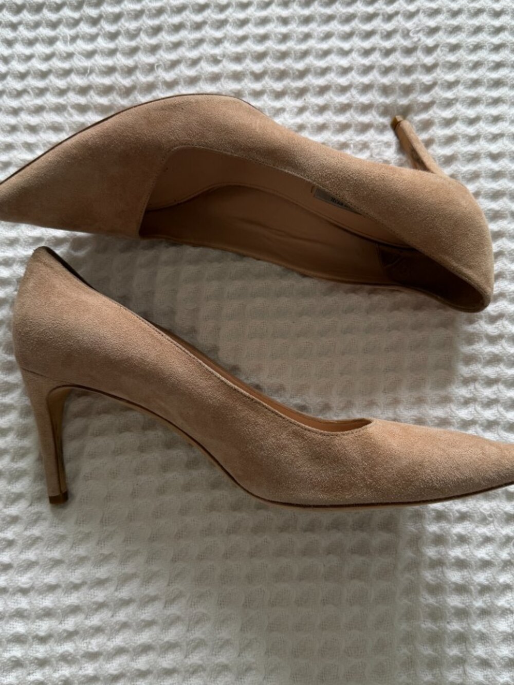 MM LaFleur Vanessa Suede Pumps - Picture 4 of 7